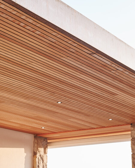 Plafond extérieur en bois